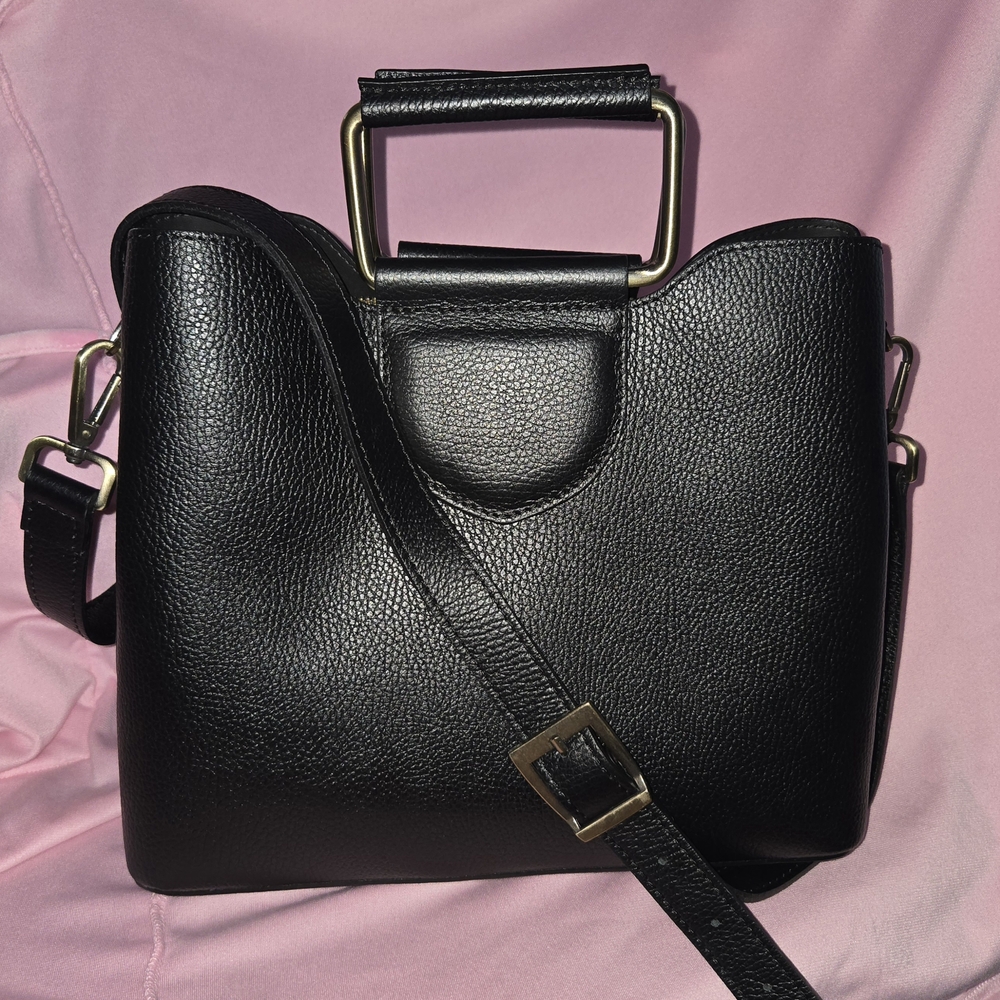 Elegant Black Leather Handbag